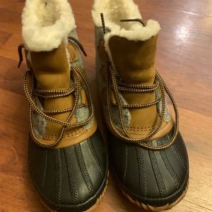 Sorel out n about waterproof snow boots